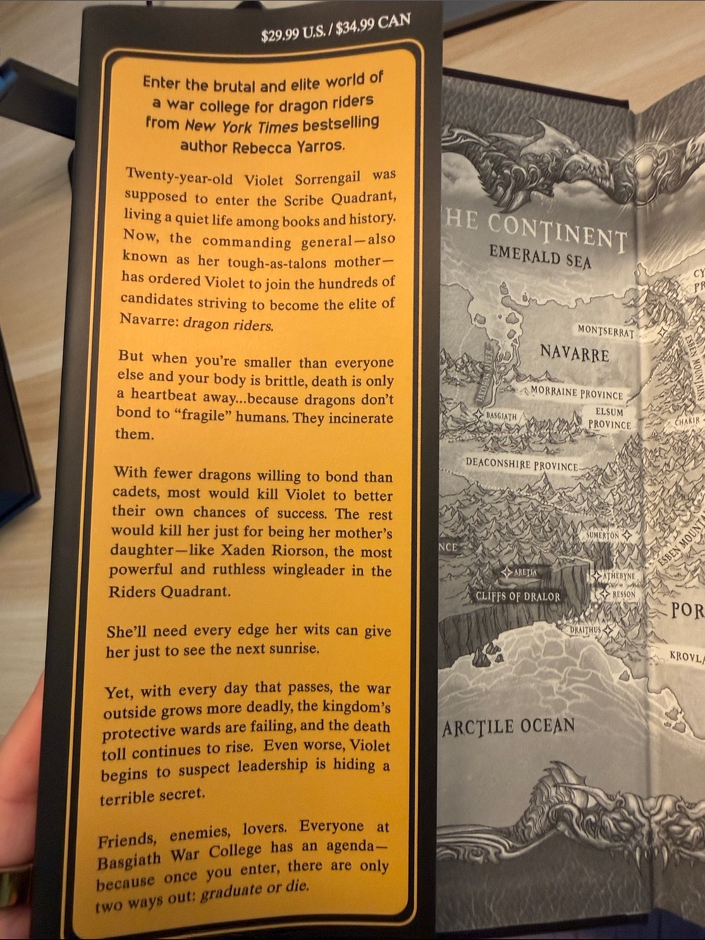 Fourth Wing Hardcover - Rebecca Yarros - Picture 3 of 3